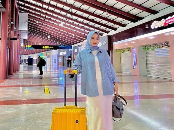 Outfit Nyaman Untuk Naik Pesawat